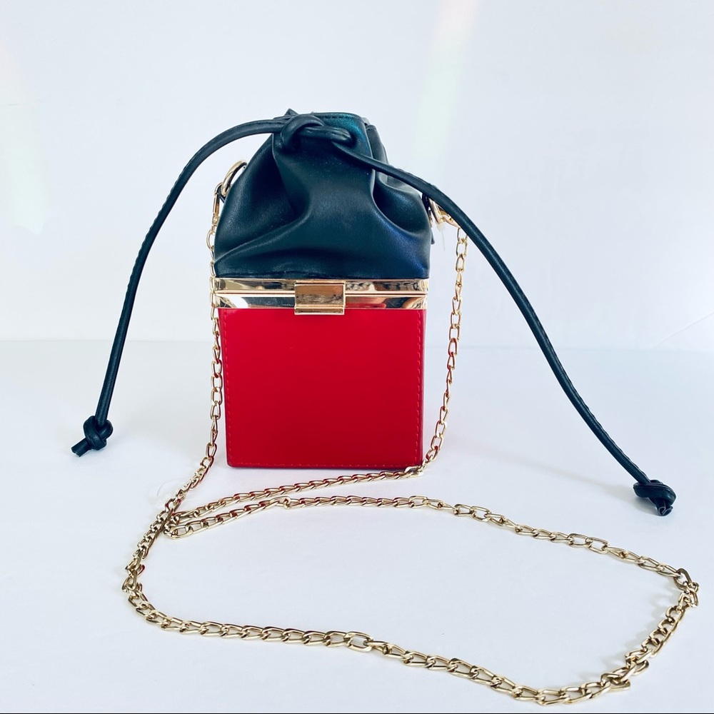 🖤♥️Black & Red Box Purse/Crossbody♥️🖤